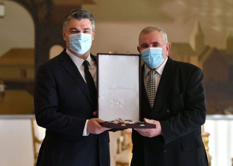 Milanović uručio odlikovanja postrojbama HVO-a i policije HR HB