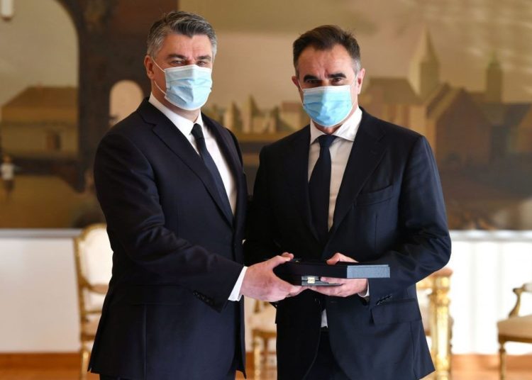 Milanović uručio odlikovanja postrojbama HVO-a i policije HR HB