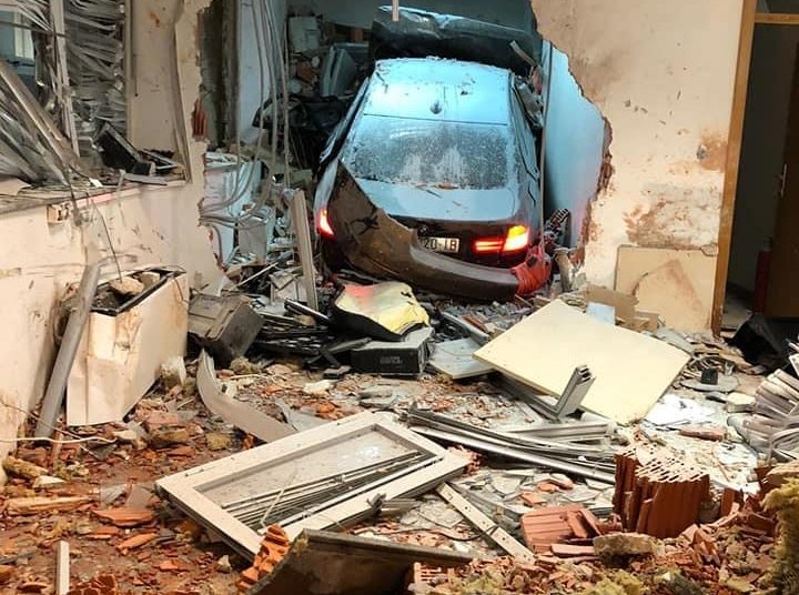 Autocesta Zagreb -Sisak: BMW-om se zabio u naplatnu postaju, poginuo djelatnik HAC-a