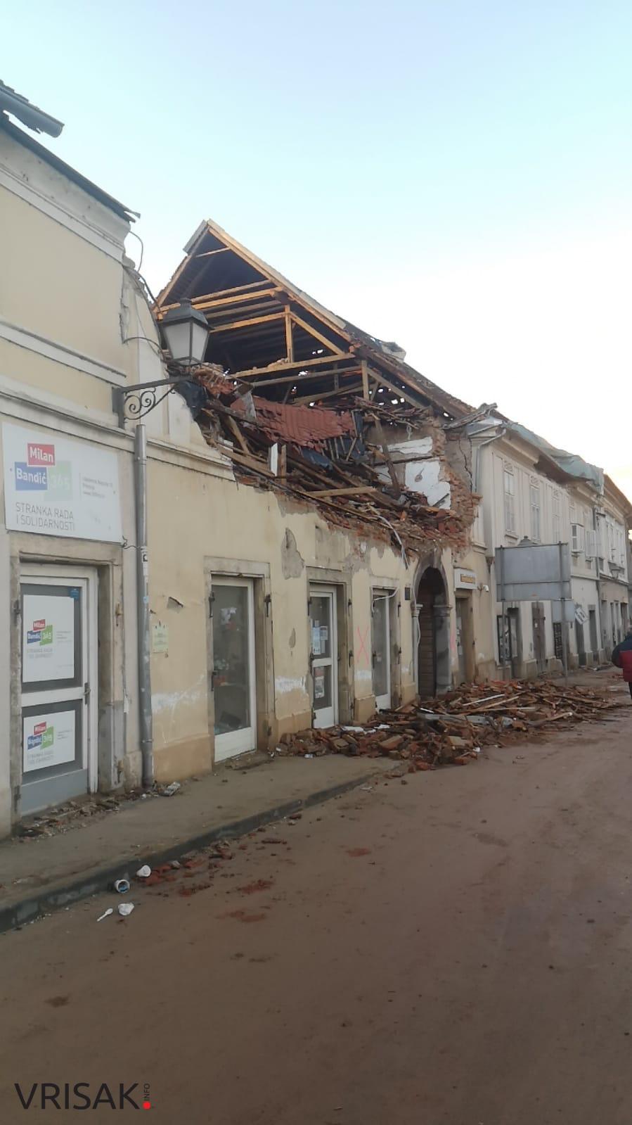 Danas je nekolicina Hercegovaca, zajedno s dva šlepera puna donacija, otišla u Petrinju kako bi pomogli u mjestima pogođenim potresom