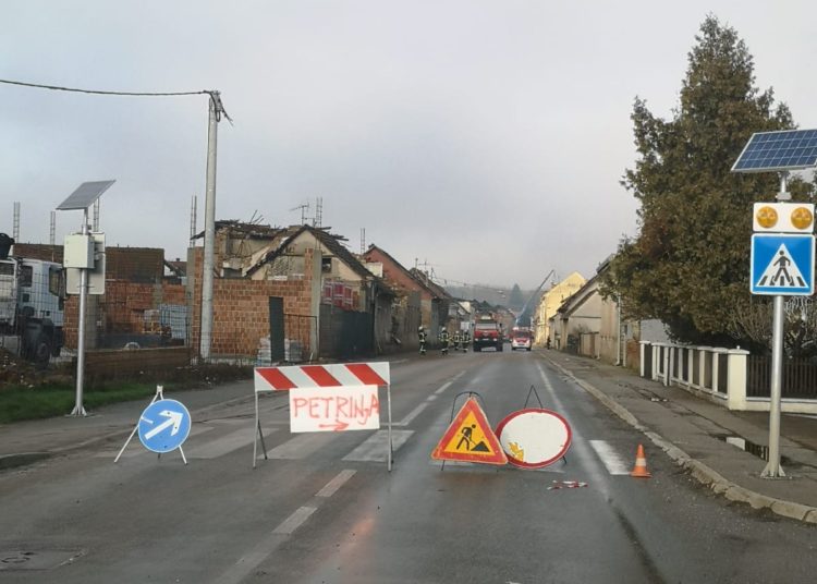Danas je nekolicina Hercegovaca, zajedno s dva šlepera puna donacija, otišla u Petrinju kako bi pomogli u mjestima pogođenim potresom