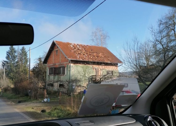 Danas je nekolicina Hercegovaca, zajedno s dva šlepera puna donacija, otišla u Petrinju kako bi pomogli u mjestima pogođenim potresom