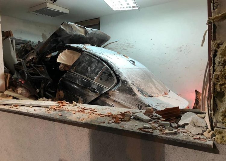 Autocesta Zagreb -Sisak: BMW-om se zabio u naplatnu postaju, poginuo djelatnik HAC-a