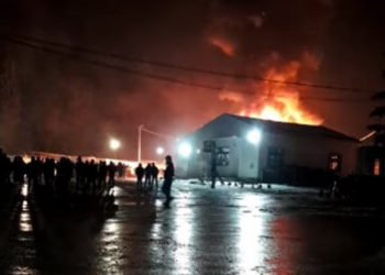 Požar u migrantskom kampu u Blažuju