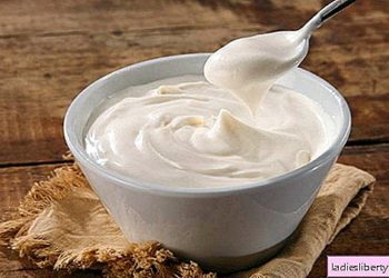 Kiselo vrhnje možete napraviti vrlo jednostavno kod kuće – trebaju vam 3 sastojka