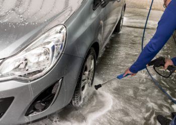 Zašto nije dobro prati automobil na ekstremno niskim temperaturama?!
