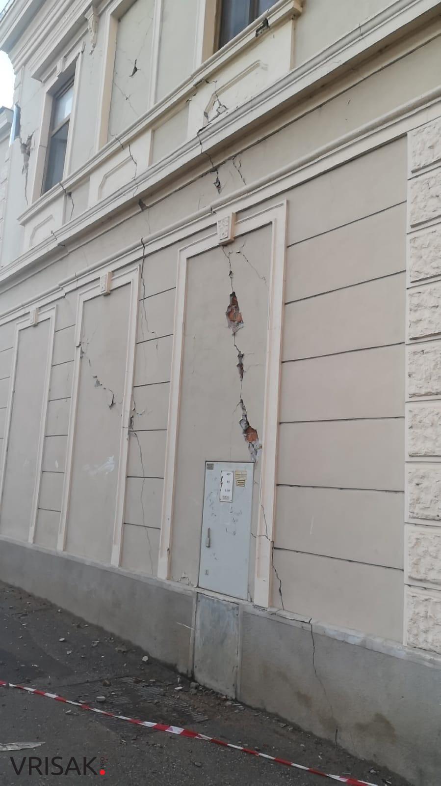 Danas je nekolicina Hercegovaca, zajedno s dva šlepera puna donacija, otišla u Petrinju kako bi pomogli u mjestima pogođenim potresom