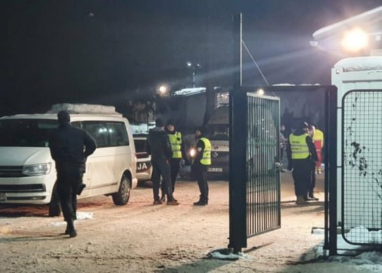 Nakon dramatičnog sukoba: Povrijeđena dva policajca, privedeno sedam migranata