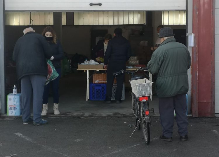 Danas je nekolicina Hercegovaca, zajedno s dva šlepera puna donacija, otišla u Petrinju kako bi pomogli u mjestima pogođenim potresom