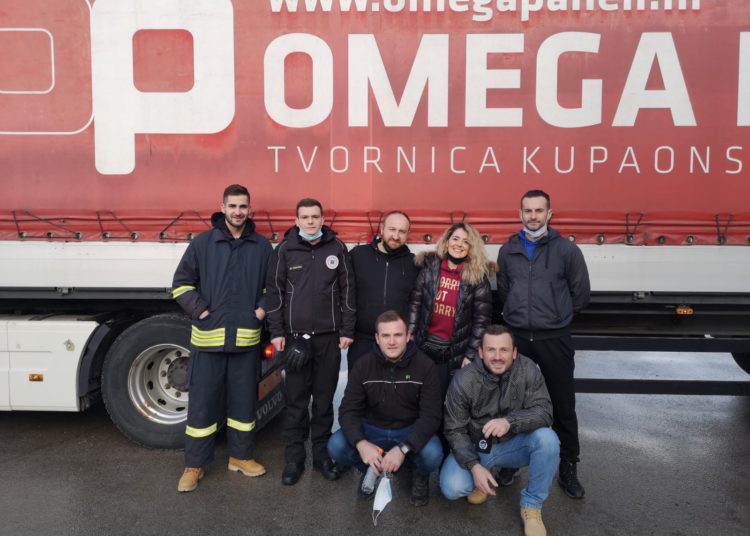 Danas je nekolicina Hercegovaca, zajedno s dva šlepera puna donacija, otišla u Petrinju kako bi pomogli u mjestima pogođenim potresom