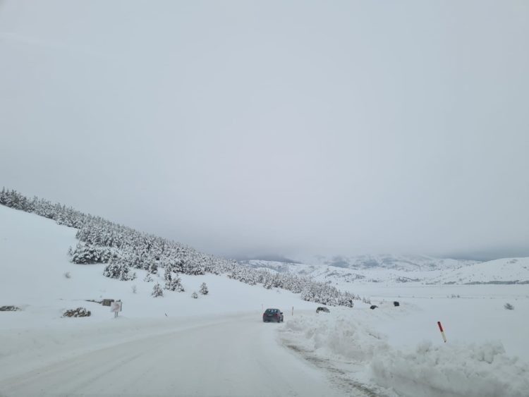 Snježna idila u Parku prirode Blidinje privukla veliki broj gostiju