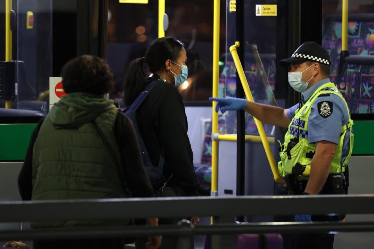Australski grad Perth zatvara se na pet dana zbog zaraze zaštitara