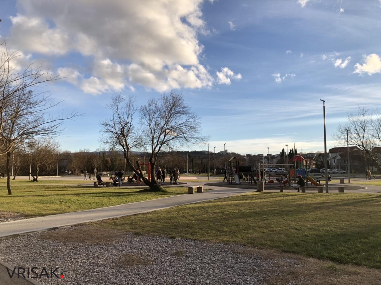 Širokobriježani jedva dočekali sunce i posjetili Park Sajmište i Borak