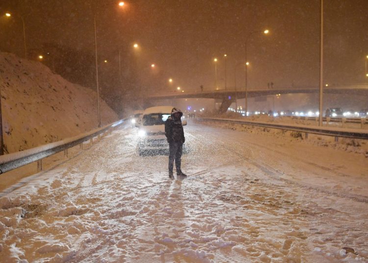 Madrid pogodila nezabilježena snježna mećava, grad je kompletno paraliziran