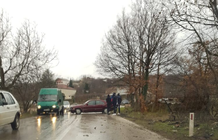 Prometna nesreća u Knešpolju usporila promet