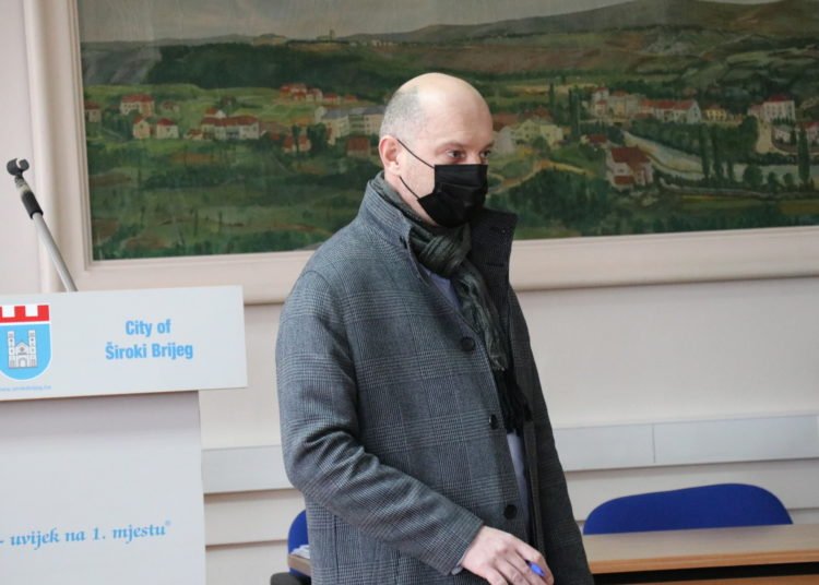 Gradonačelnik Kraljević potpisao ugovore s dobitnicima studentskih stipendija