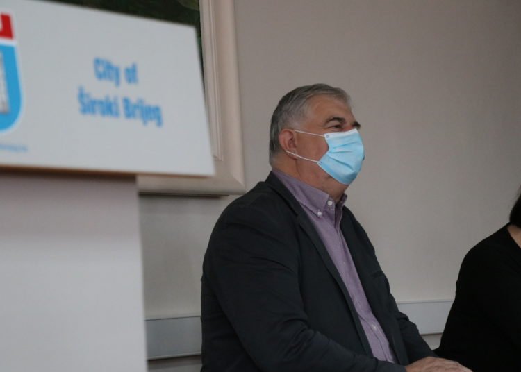 Gradonačelnik Kraljević potpisao ugovore s dobitnicima studentskih stipendija