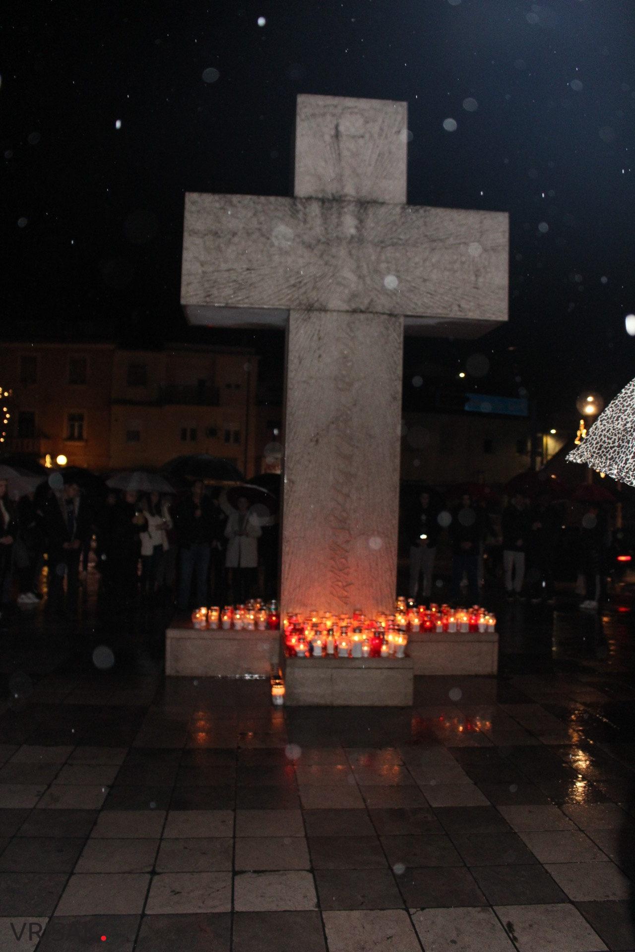 U Širokom Brijegu zapaljene svijeće za naše anđele iz Posušja