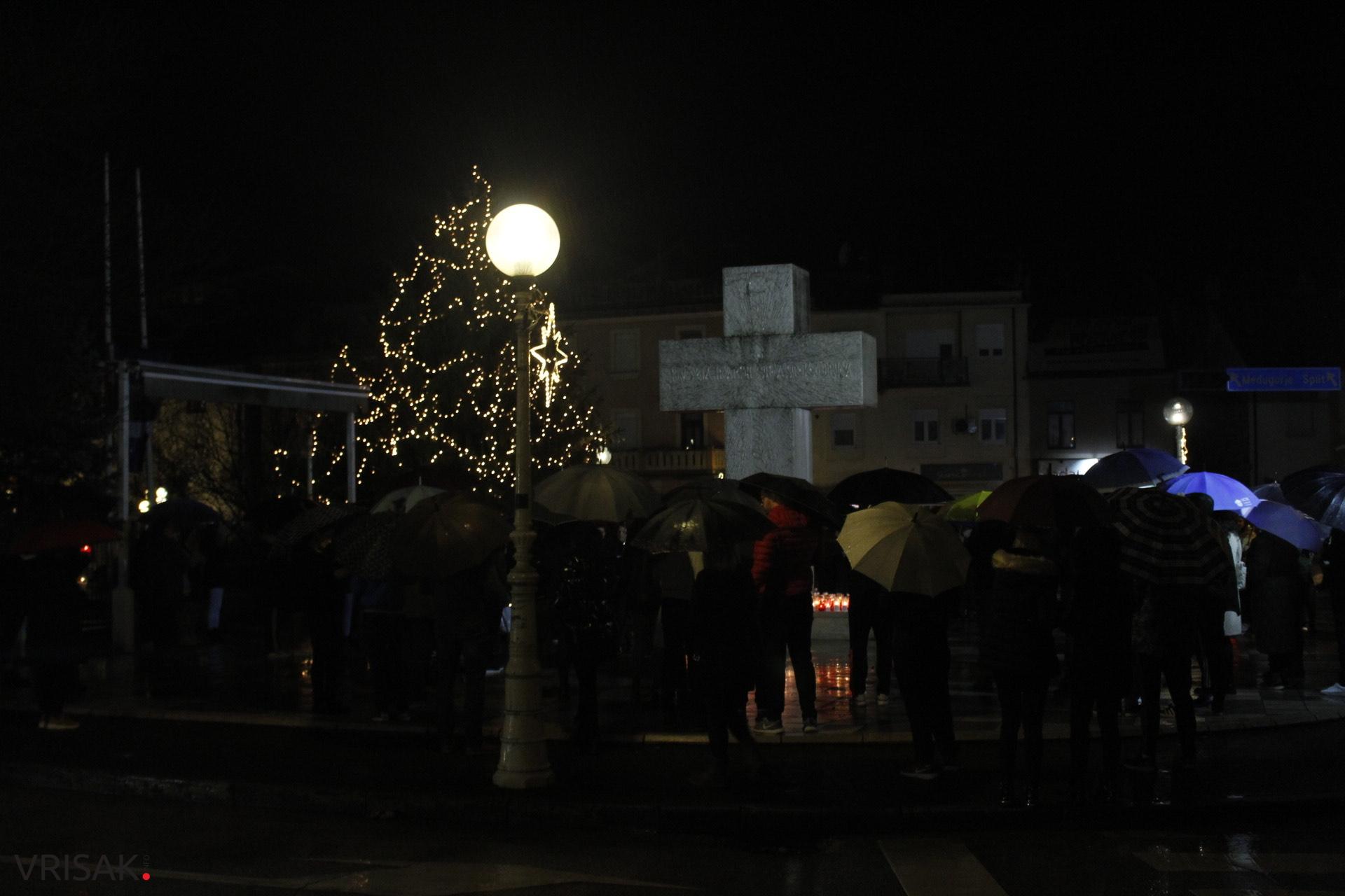 U Širokom Brijegu zapaljene svijeće za naše anđele iz Posušja