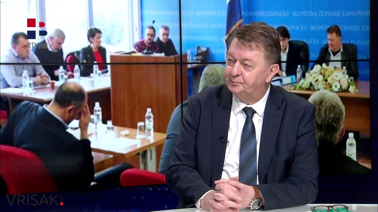 Ćosić: Logo HNS-a na svjedodžbama je besmislica koja će biti ispravljena