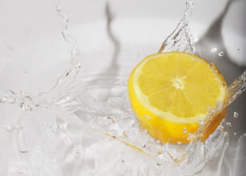 Limun je učinkovito sredsvo za čišćenje doma – za gotovo sve