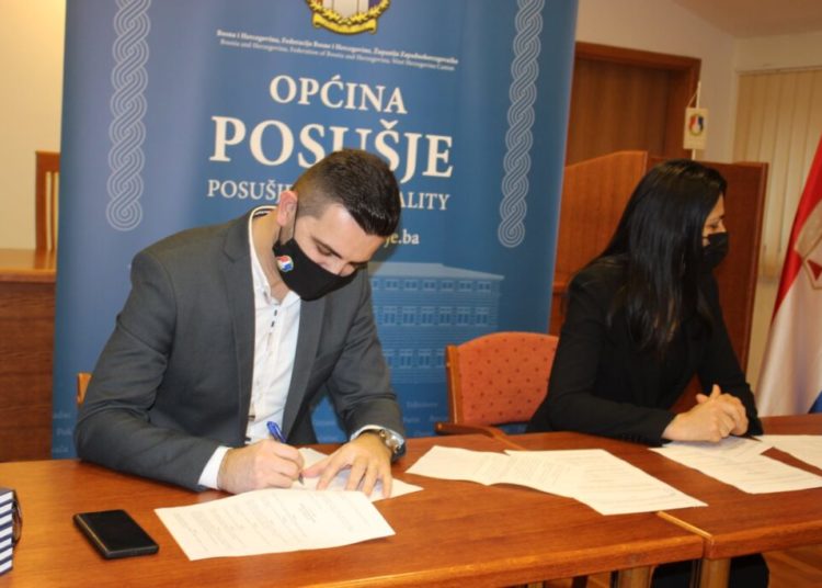 Općina Posušje: 29 studenata potpisalo ugovore o stipendiranju