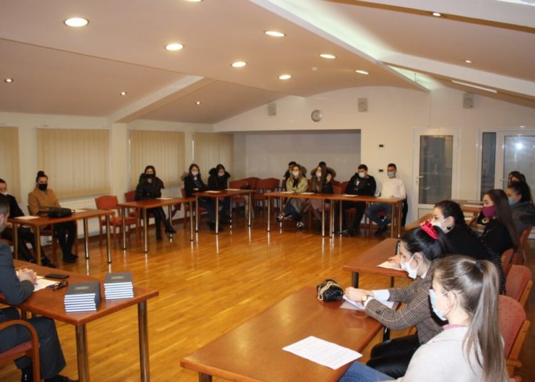 Općina Posušje: 29 studenata potpisalo ugovore o stipendiranju