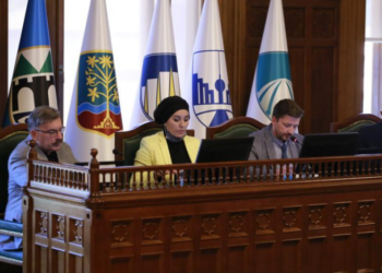 Hrvat Nermin i Srbin Jasmin na pragu Gradskog vijeća Sarajeva