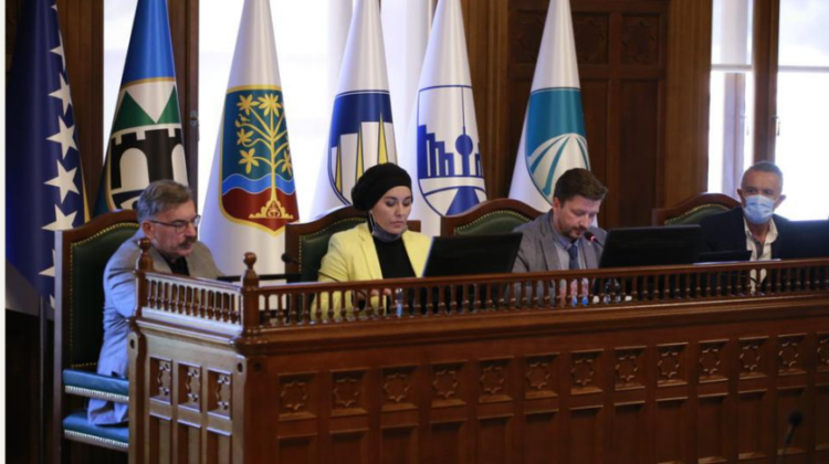 Hrvat Nermin i Srbin Jasmin na pragu Gradskog vijeća Sarajeva