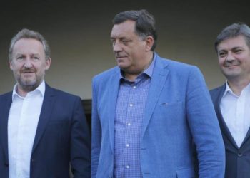 Srpsko-bošnjački sukob prijeti izbaciti BiH iz krhke stabilnosti