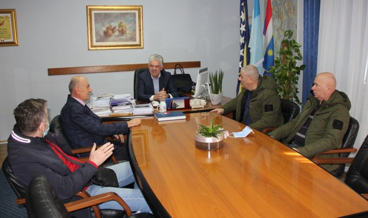 Predsjednik Herceg s predsjedništvom HVIDRA-e Grada Mostara