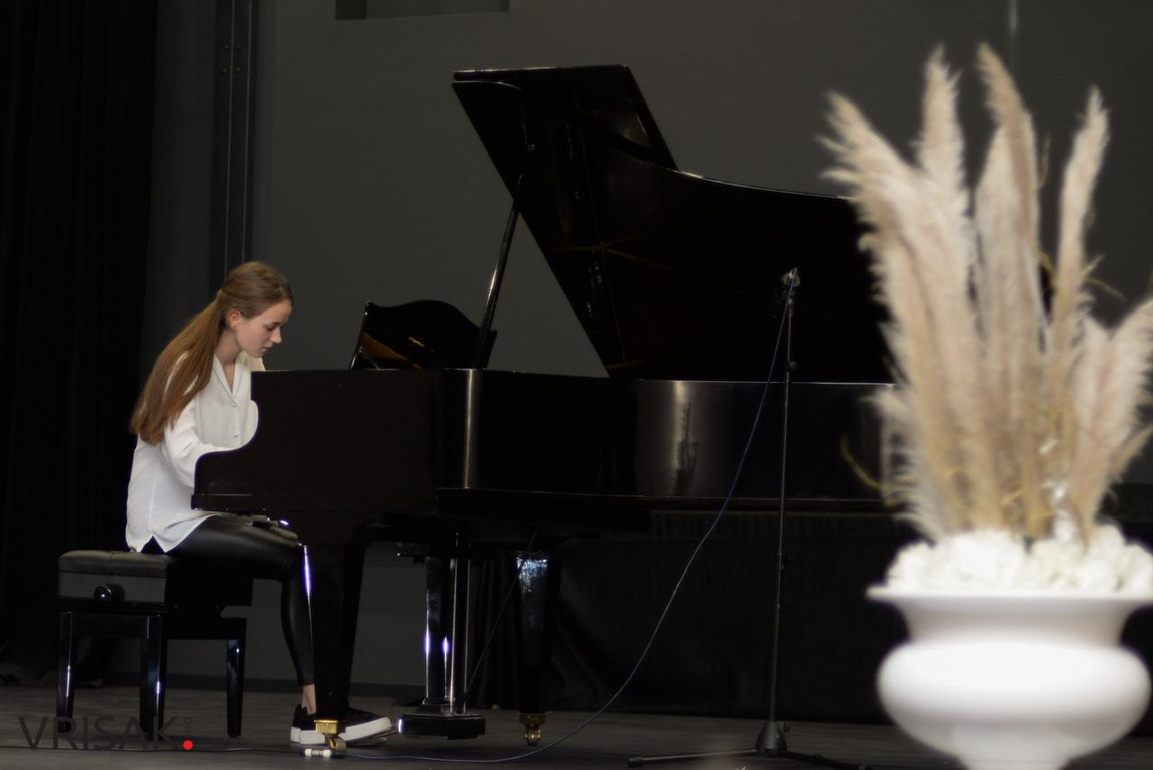 U Ljubuškom održan humanitarni koncert za Glazbenu školu Frana Lhotke u Sisku