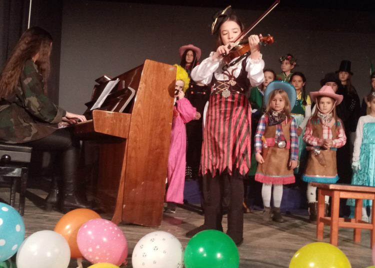 “Koncert pod maskama” Glazbene škole Široki Brijeg