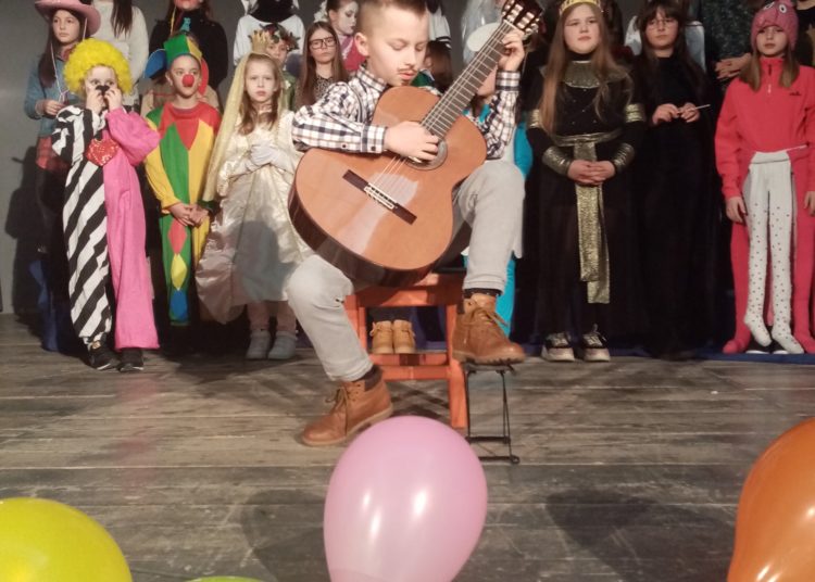 “Koncert pod maskama” Glazbene škole Široki Brijeg