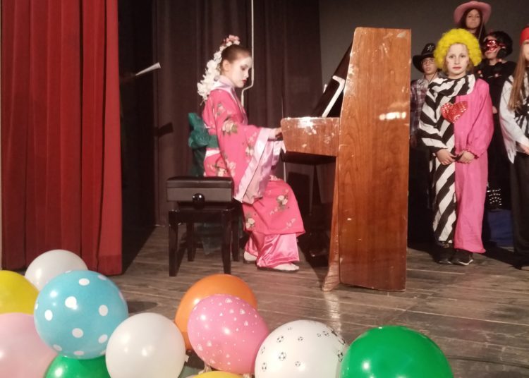 “Koncert pod maskama” Glazbene škole Široki Brijeg