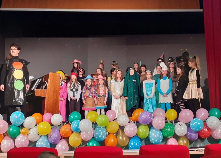 “Koncert pod maskama” Glazbene škole Široki Brijeg