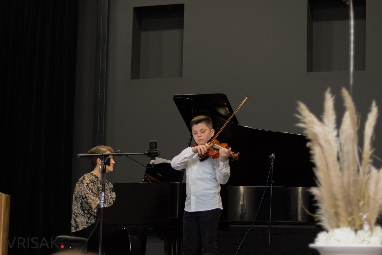 U Ljubuškom održan humanitarni koncert za Glazbenu školu Frana Lhotke u Sisku