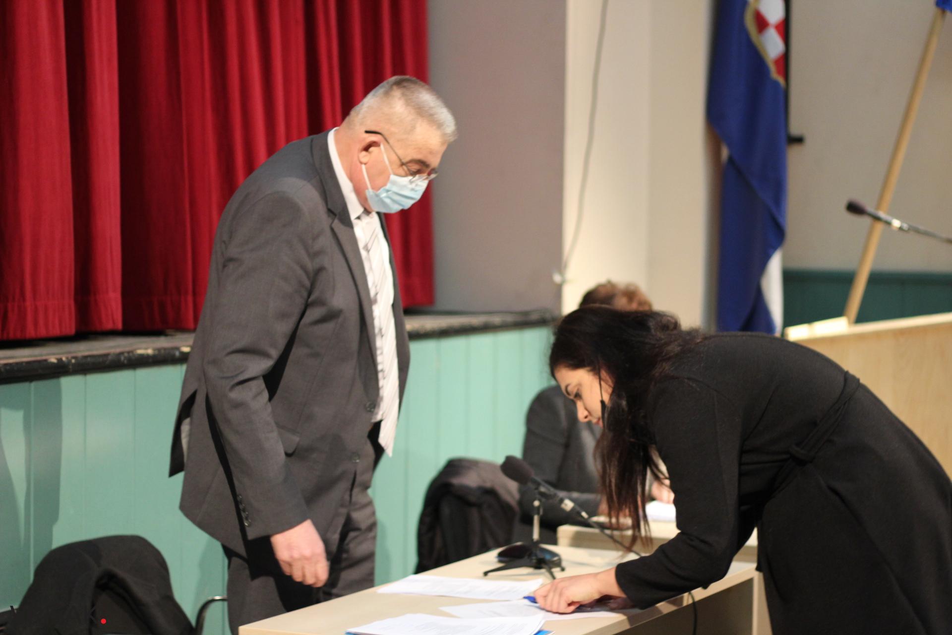 Široki Brijeg: Prihvaćen nacrt proračuna za 2021. godinu; Grad preuzima financiranje prijevoza učenika