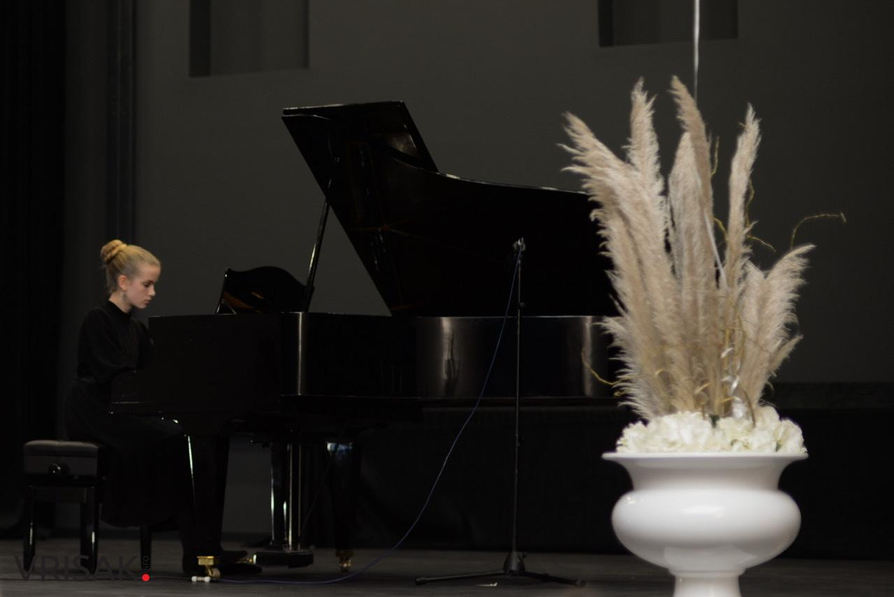 U Ljubuškom održan humanitarni koncert za Glazbenu školu Frana Lhotke u Sisku