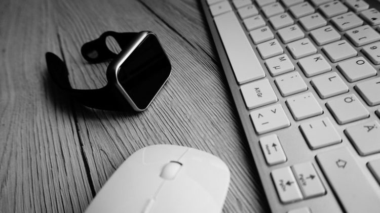 Facebook potajno razvija vlastiti pametni sat?