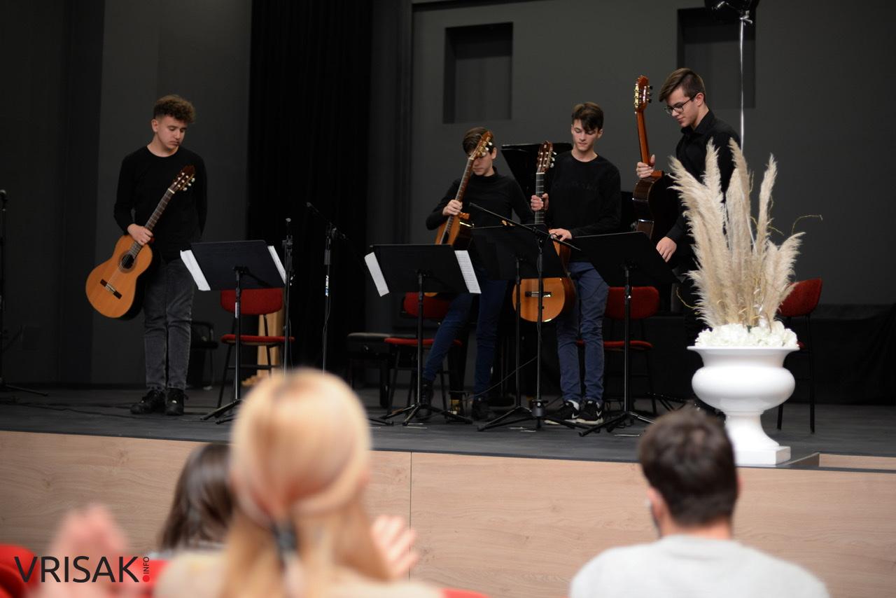 U Ljubuškom održan humanitarni koncert za Glazbenu školu Frana Lhotke u Sisku