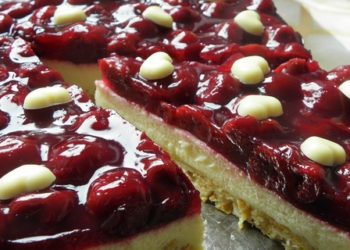 Hrskava torta od višanja