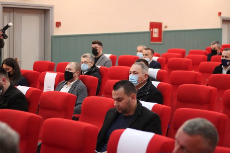 Široki Brijeg: Prihvaćen nacrt proračuna za 2021. godinu; Grad preuzima financiranje prijevoza učenika