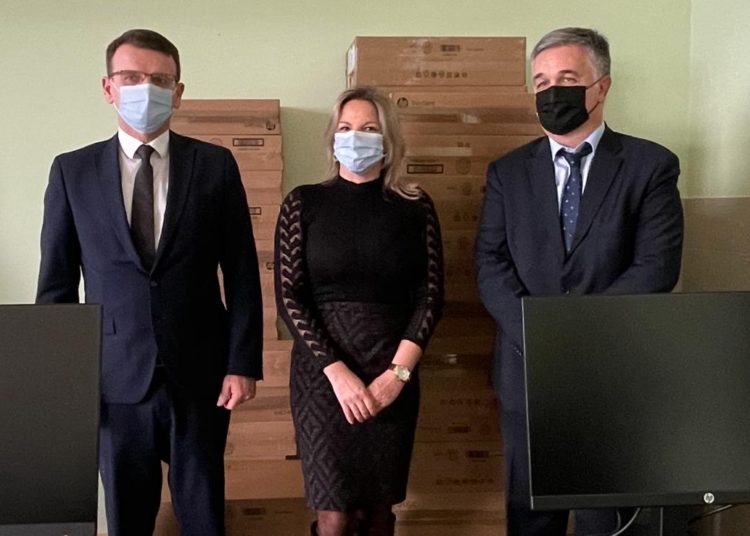 Sveučilišni centar Posavina dobio informatičku učionicu