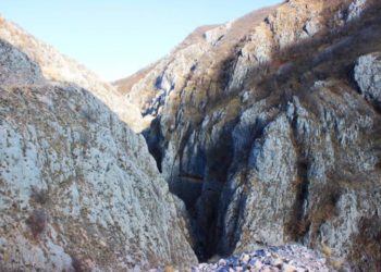 Staza kroz kanjon Brina nije namjenjena motorima i autima, nego isključivo pješacima i biciklistima