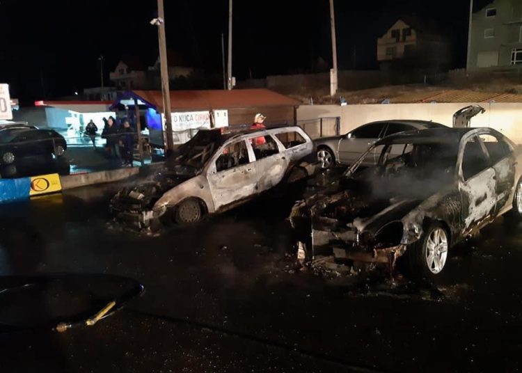 Požar u autokući kod Viteza, izgorjelo nekoliko automobila