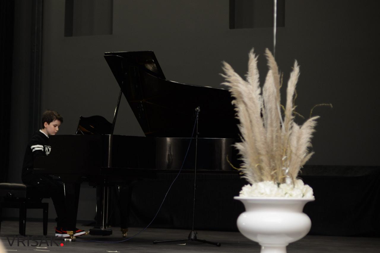 U Ljubuškom održan humanitarni koncert za Glazbenu školu Frana Lhotke u Sisku