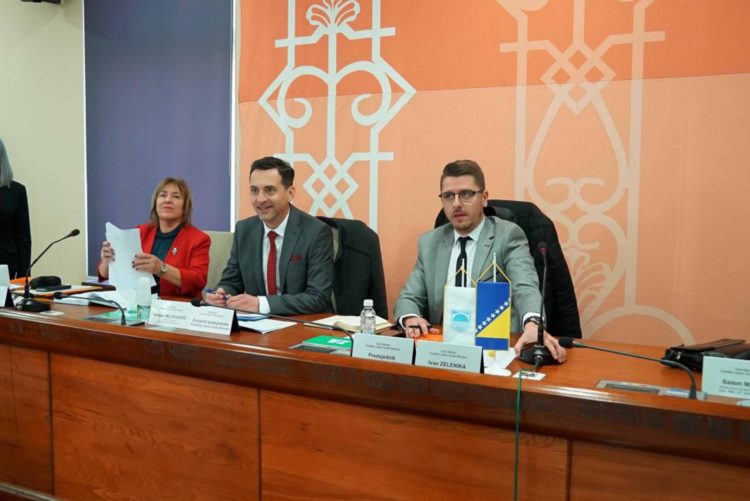 Prekinuta sjednica Gradskog vijeća Mostar; Nastavak u ponedjeljak