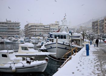 Snijeg u Grčkoj, prekrio i atensku Akropolu