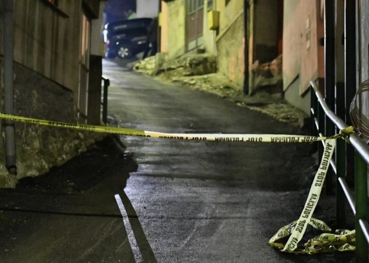 Vozilo se samo pokrenulo i usmrtilo osobu